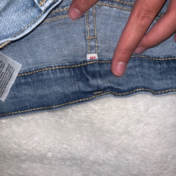 Levi’s jean shorts - Picture 3 of 3